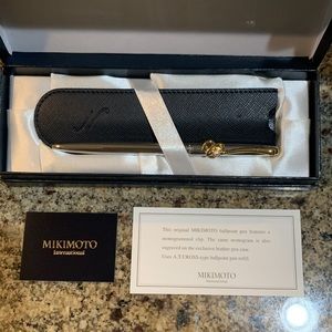 Mikimoto ball point pen with a pearl